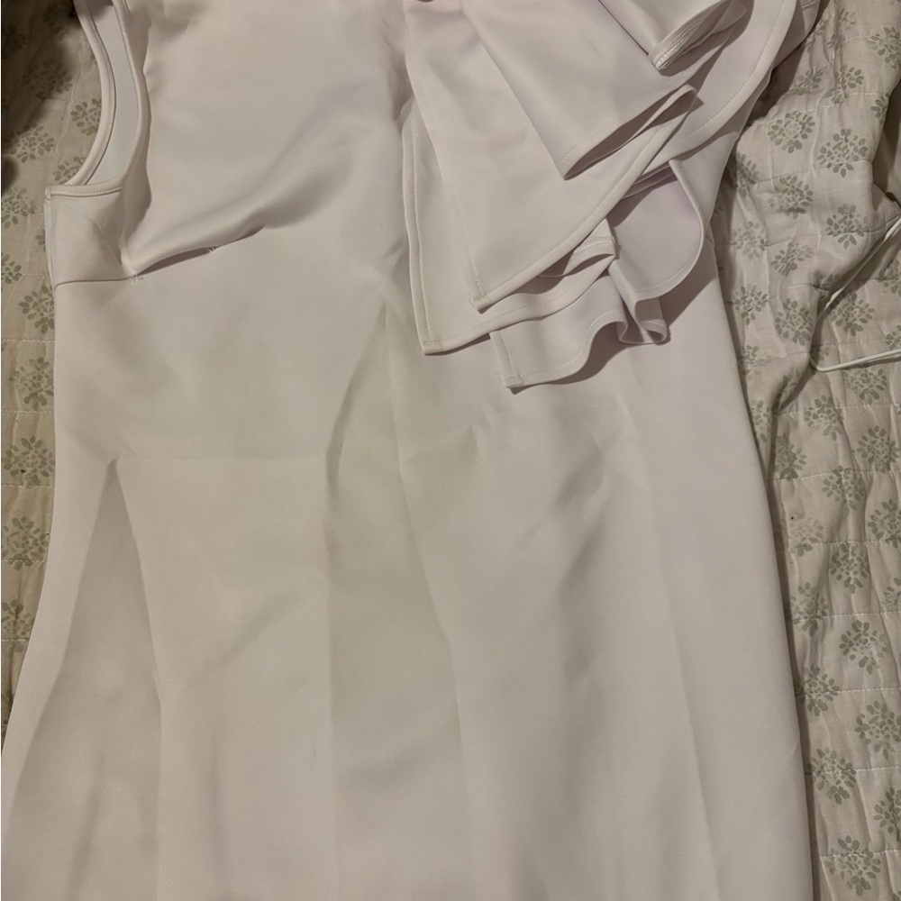 Elegant White Sleeveless Dress